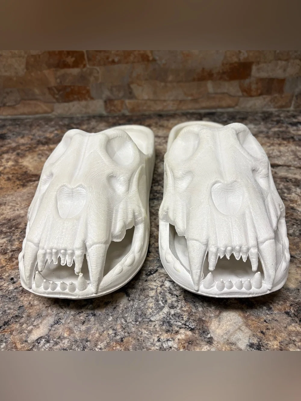 Kito Wares Fossil-X Sabertooth Slides Size 12